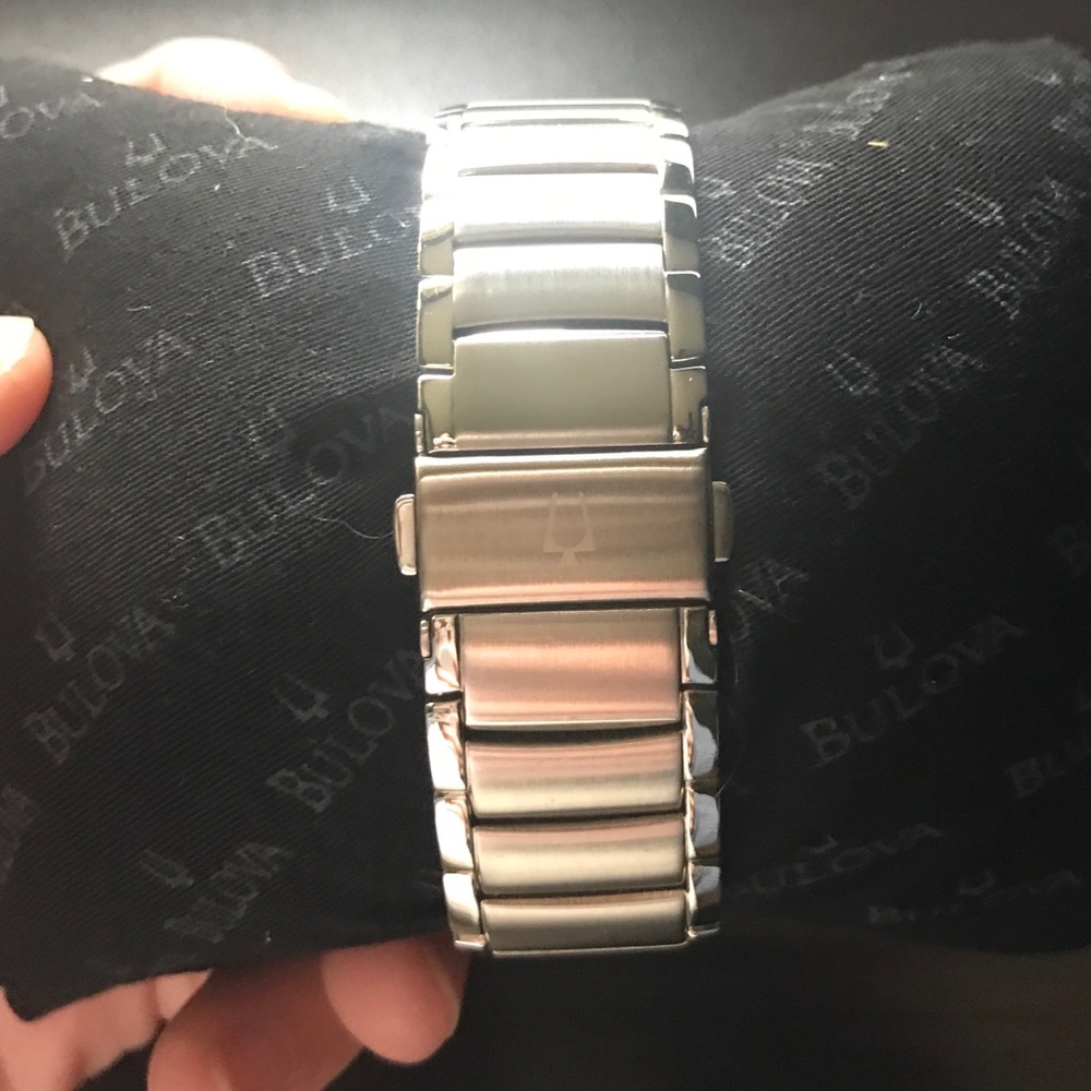 Bulova Timepiece - Picture 3 of 7